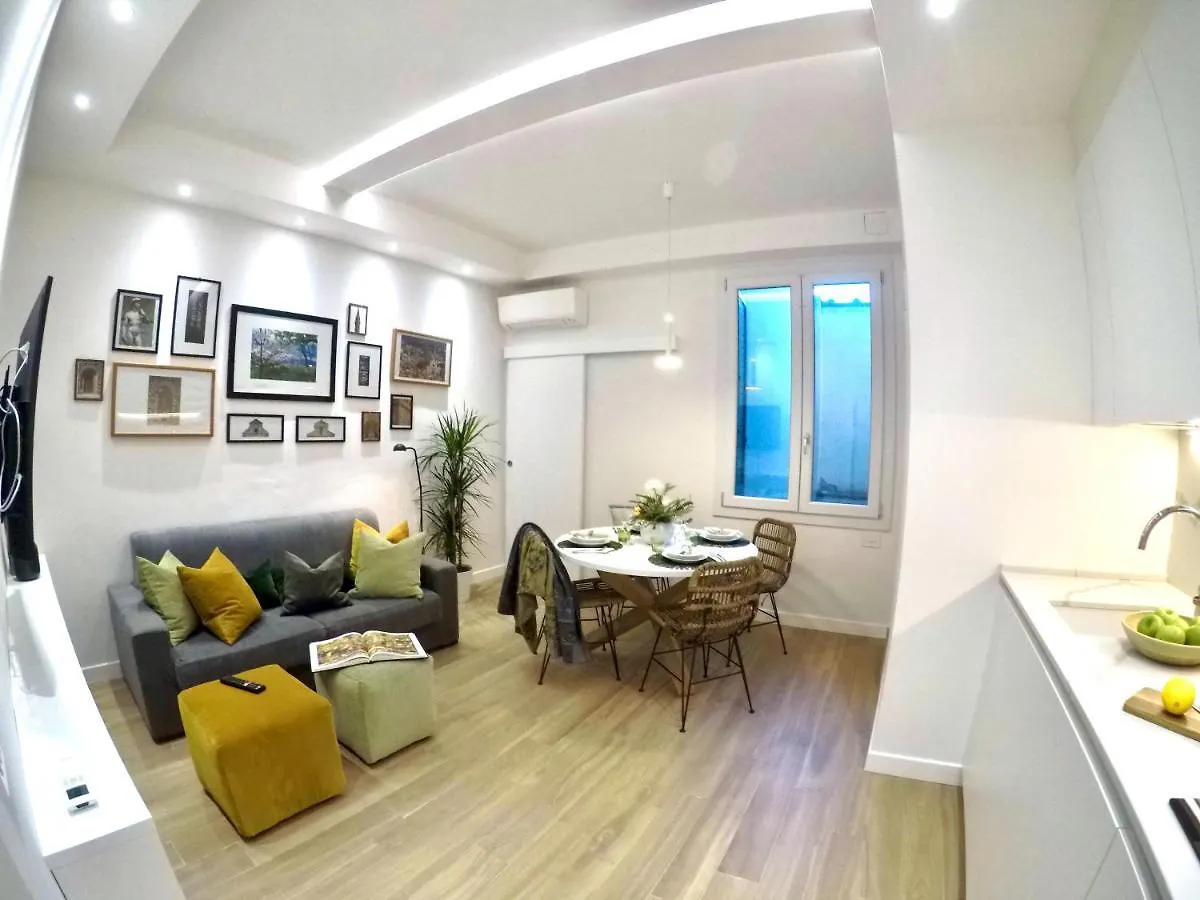 Nr8 - Santa Croce Apartment Florence 0*,  Italy